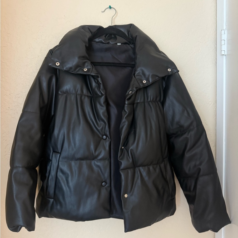 SHEIN Black Puffer Jacket